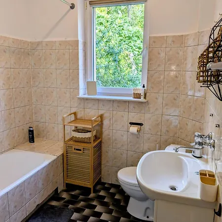 70m Mieszkanie W Domu Jednorodzinnym Do 8 Osob, Darmowy Parking, Atrakcje Dla Dzieci, Balkon, Duzy Ogrod * Gdynia