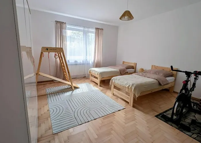 Daire 70m Mieszkanie W Domu Jednorodzinnym Do 8 Osob, Darmowy Parking, Atrakcje Dla Dzieci, Balkon, Duzy Ogrod Gdynia