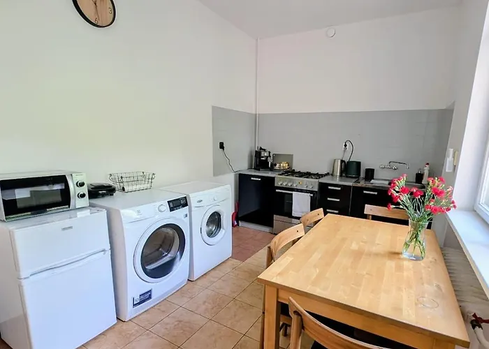 Daire 70m Mieszkanie W Domu Jednorodzinnym Do 8 Osob, Darmowy Parking, Atrakcje Dla Dzieci, Balkon, Duzy Ogrod